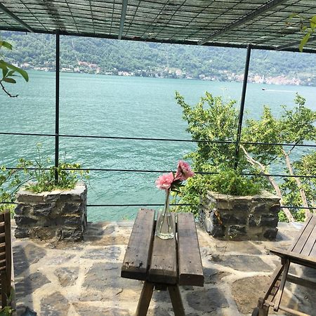 Castagna Holiday Home เนสโซ ภายนอก รูปภาพ